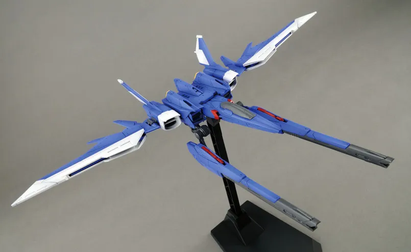 GUNDAM Build Fighters - Model Kit - MG 1/100 - Strike Gundam Full Pack